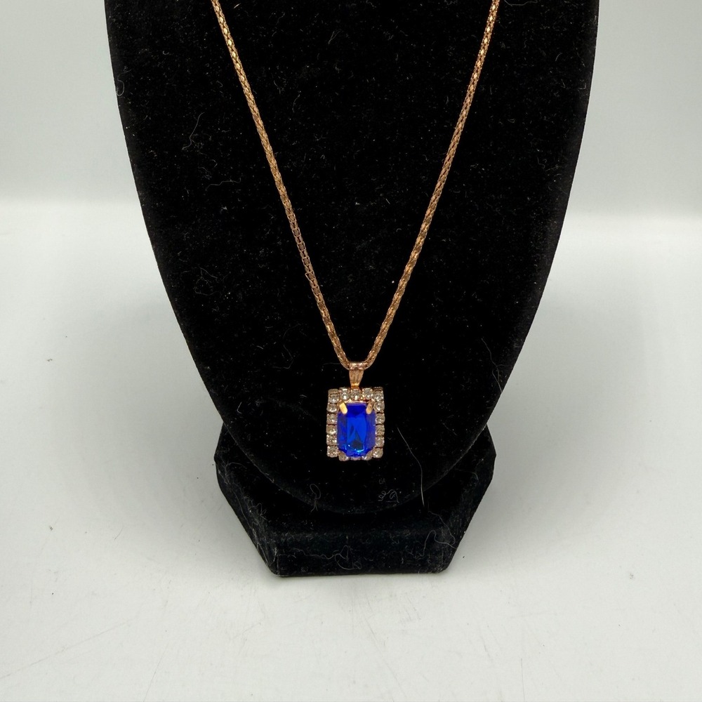 Vtg Blue Faux Sapphire Rhinestone Halo Pendant Gold‎ Tone Popcorn Chain Necklace